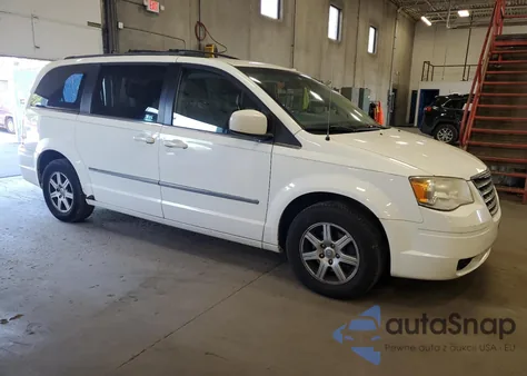 2010 Chrysler Town & Country Touring from USA, damaged, VIN 2A4RR5D14AR343960